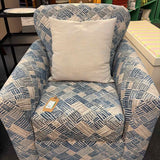 Rooms to Go "Copley Court" Swivel Arm Chair