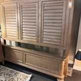 QUEEN Haverty's Platform Bed